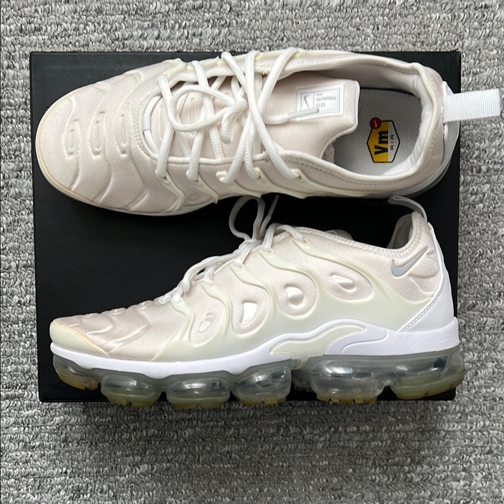 Nike Air VaporMax Plus White Sneakers